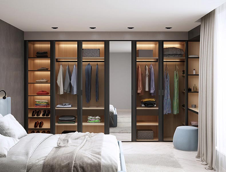 Гардероб с расп...