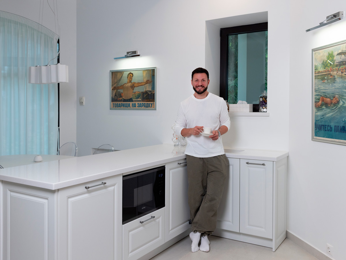 Вячеслав Манучаров: «Я хотел классическую белую кухню, и мне ее сделали за 14 дней»