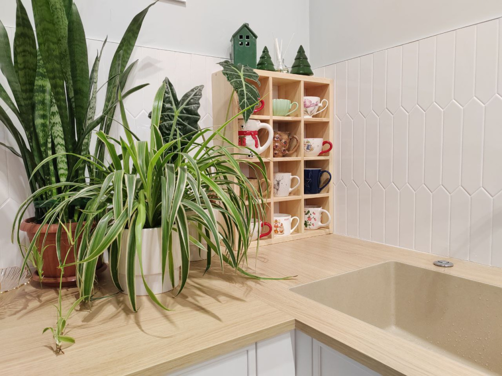 Шестиметровая кухня в новостройке бизнес-класса - фото №4