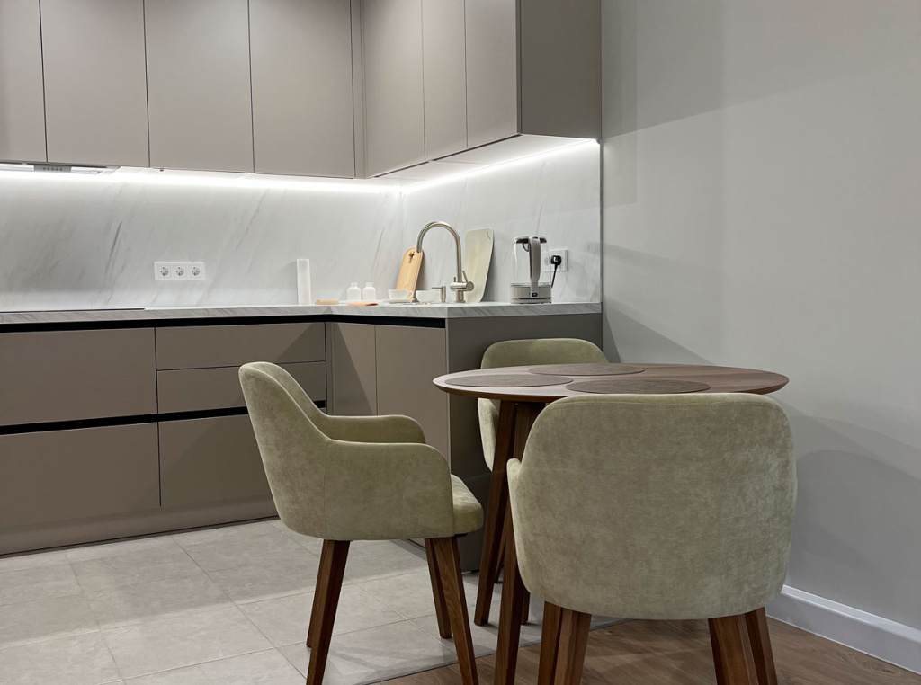 Угловая кухня в московской новостройке - фото №9