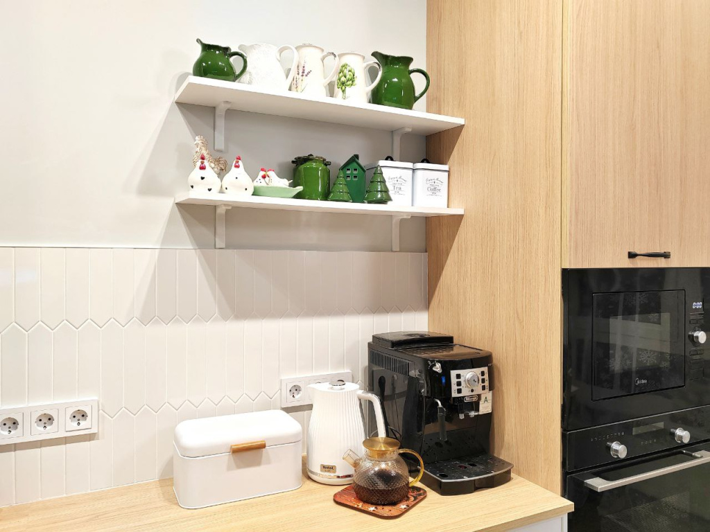 Шестиметровая кухня в новостройке бизнес-класса - фото №3