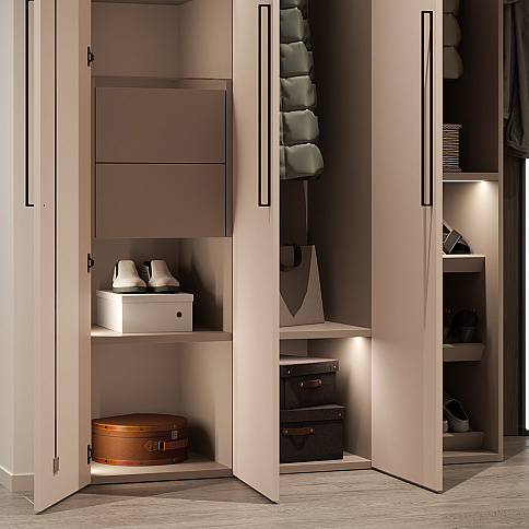 Трёхдверный распашной шкаф с зеркалом в прихожую - детальное фото № 7