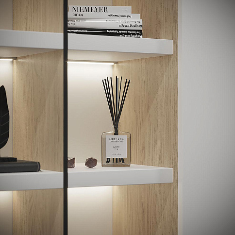 Белый шкаф на балкон со стеллажом - детальное фото № 5